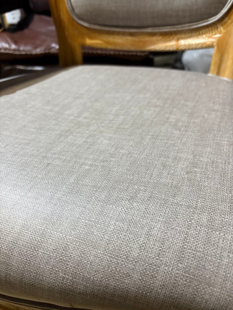 シャビーシックなスタイリングチェア　ダイニング　店舗什器　リビング