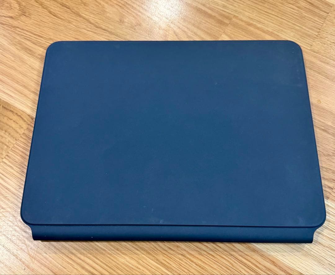 Apple マジックキーボード11インチMXQT2J/A A2261