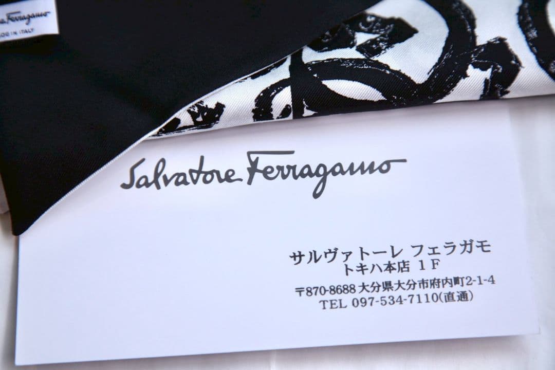 naonao 新品Salvatore Ferragamo シルクスカーフ