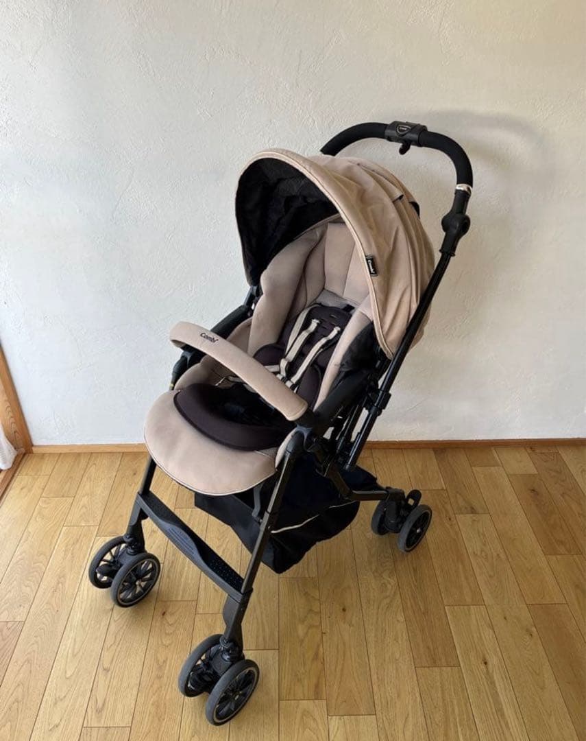 Combi メチャカルハンディオート4キャス　compact エッグショックHG