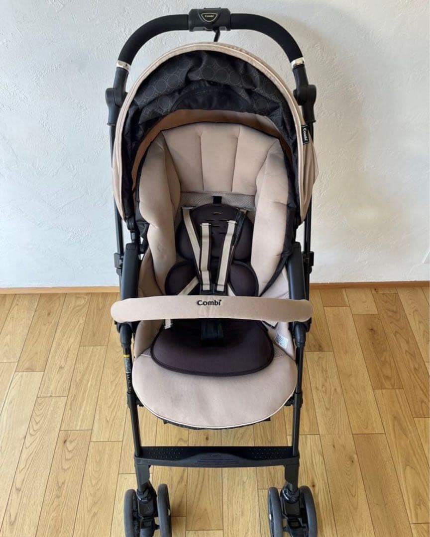 Combi メチャカルハンディオート4キャス　compact エッグショックHG