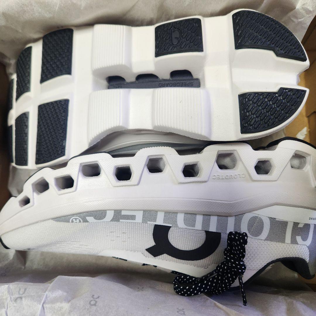 On Cloudmonster スニーカー ホワイト　25cm