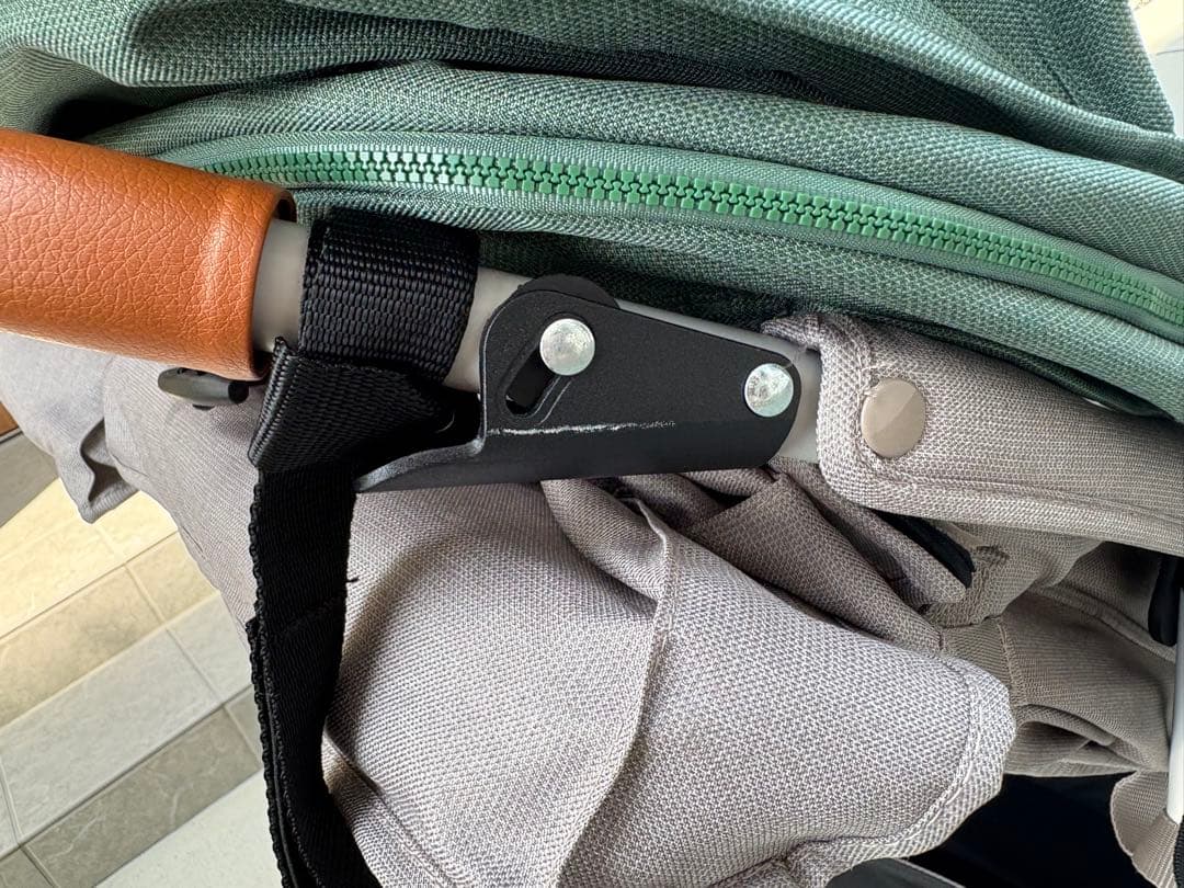 【週末限定値下げ】エアバギー ココダブル グリーン