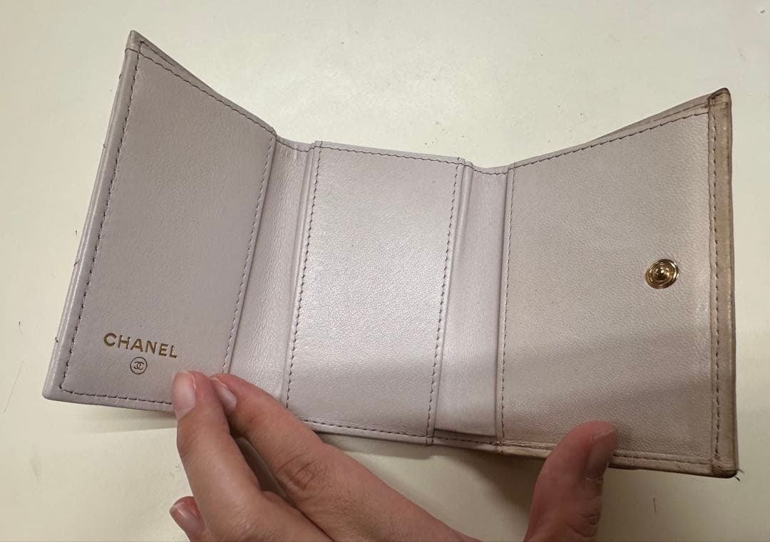 CHANEL ラムスキン　三つ折り財布