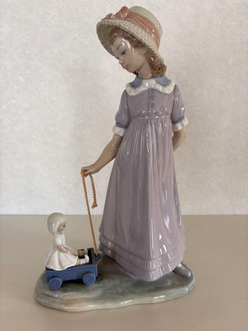 ワゴンを持つ少女　＃5044　★リヤドロ　スペイン　ポーセリン　光沢仕上げ　絶版