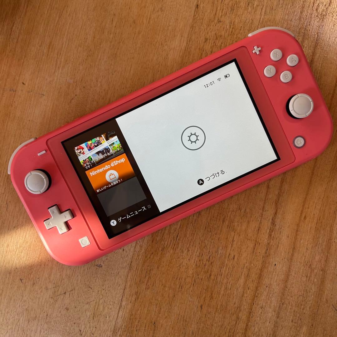Nintendo Switch Lite コーラル（外箱,純正充電器付き）