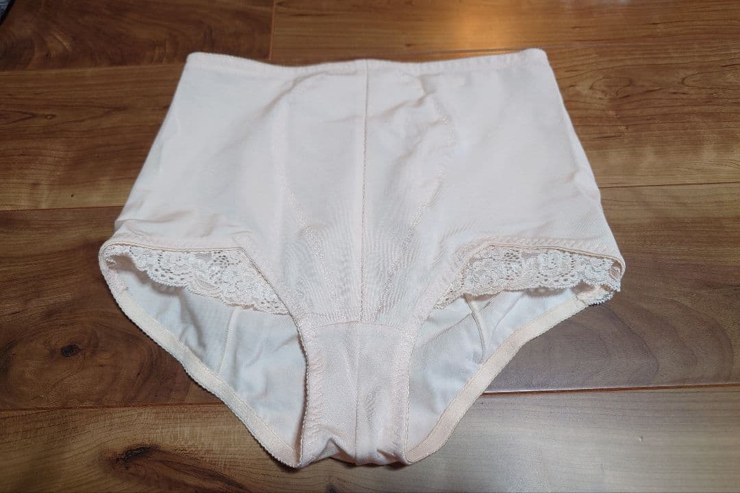 値下　早い者勝ち　新品CHARLE ベージュショーツ 5枚セット サイズ90