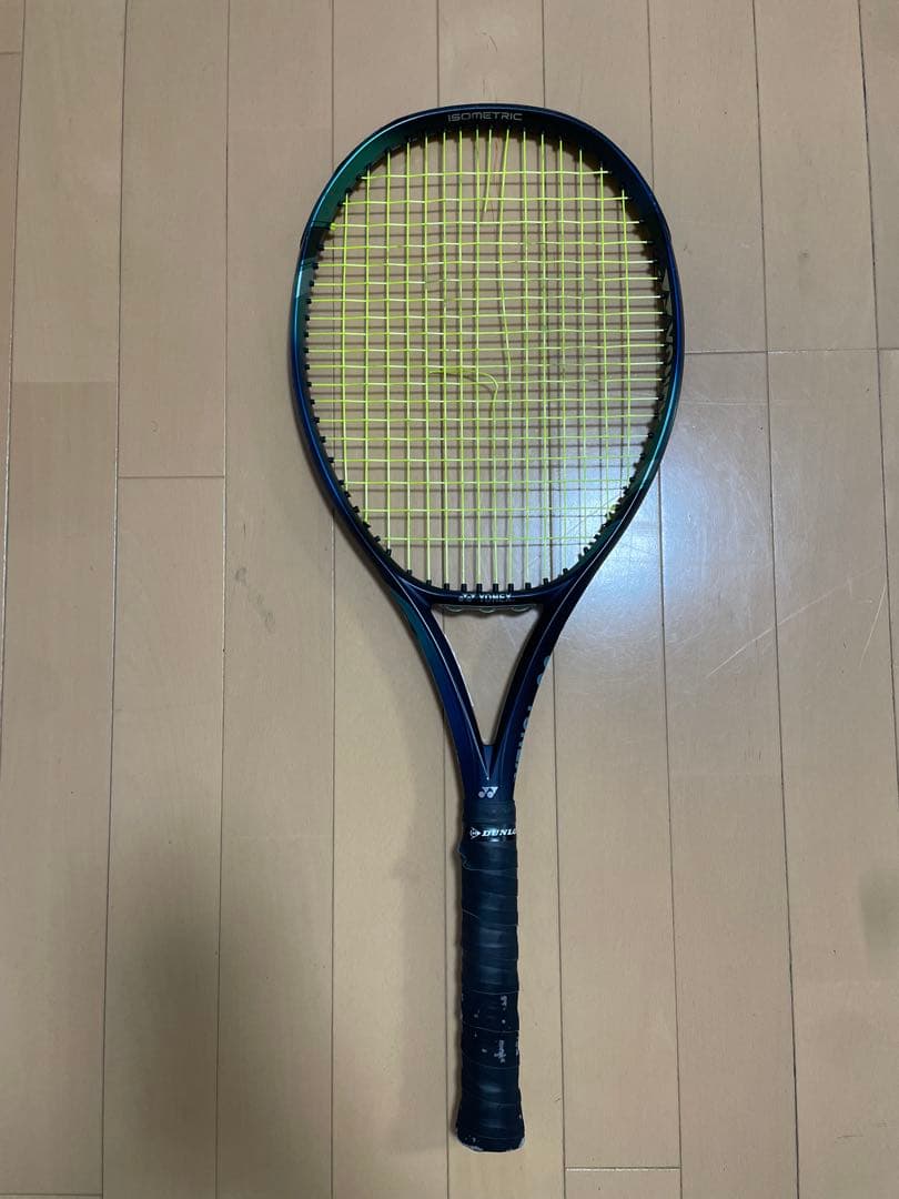 EZONE 100 テニスラケット 300g