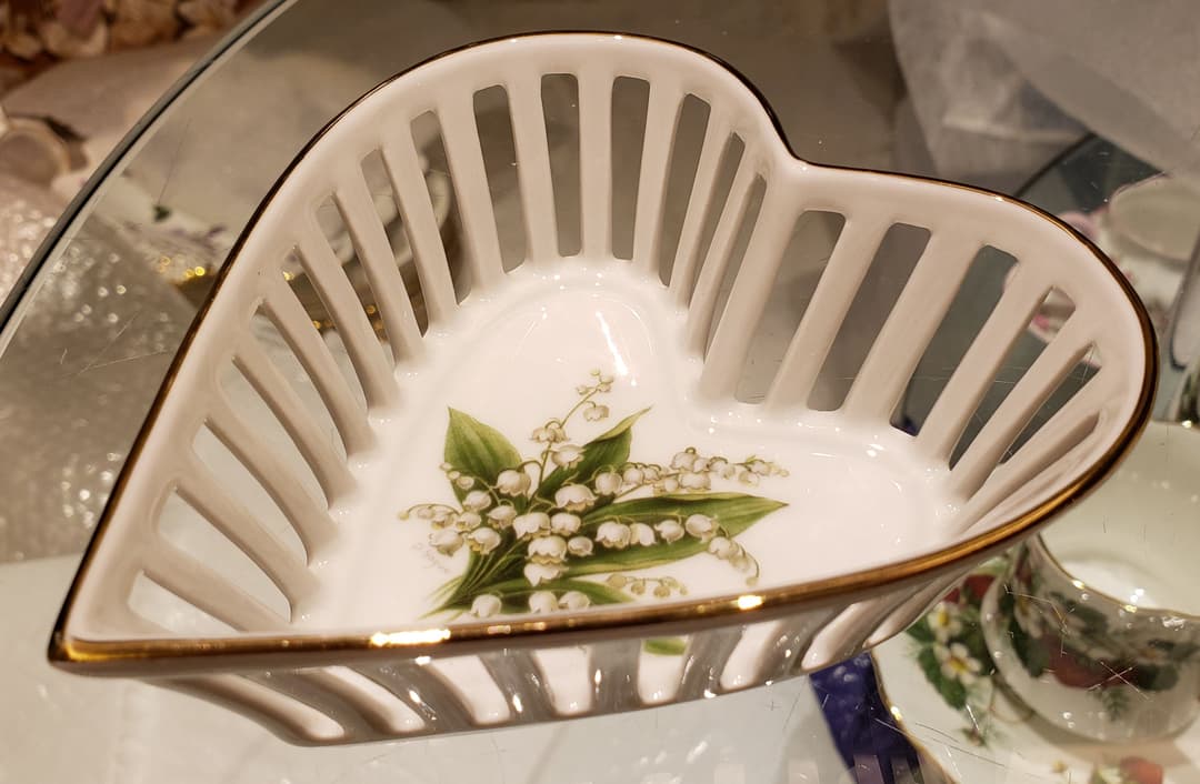 シューマン ババリア すずらん ピアス ハートディッシュ