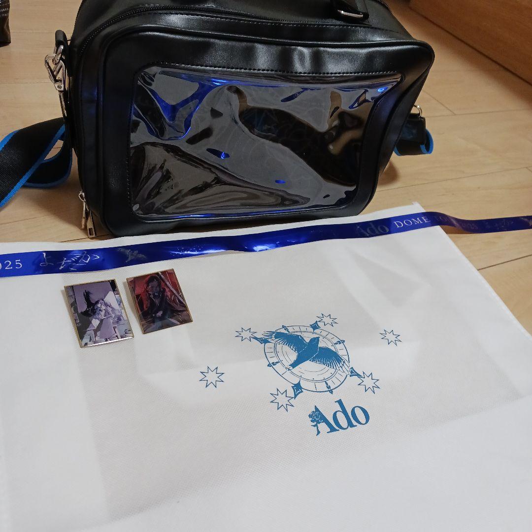 Ado キャラクター バッグ・ポーチ、ピンズ、銀テ、ショッパーセット