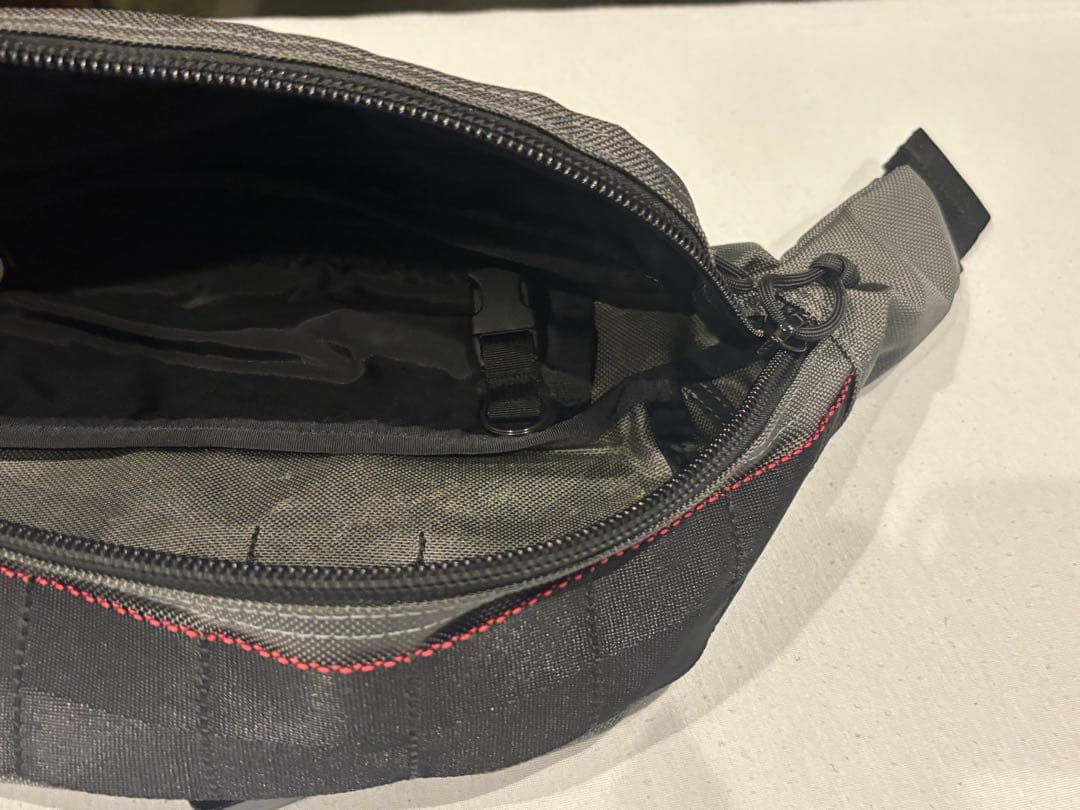 【美品】BRIEFING MASTER POD（グレー）ブリーフィング