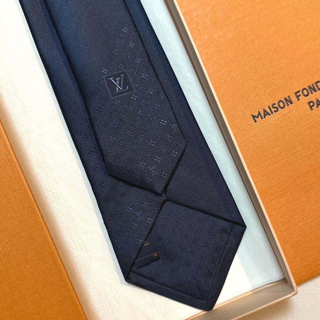 とも出品です。　　ルイ ヴィトン モノグラムグラディエント 新品 未使用