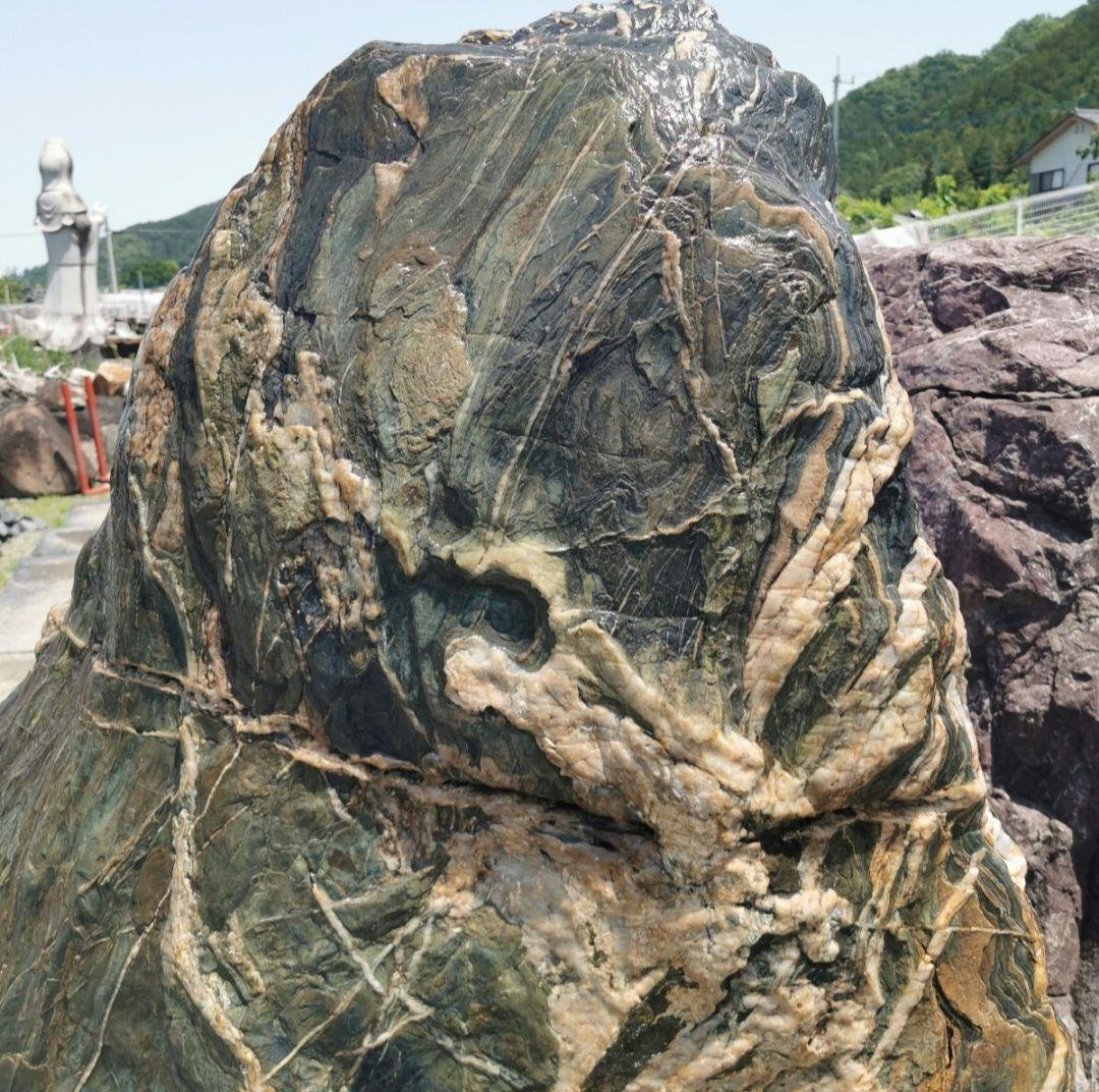 三波石　2.044キロ　庭石　石　石材 庭　坪庭　ガーデニング　置物　オブジェ
