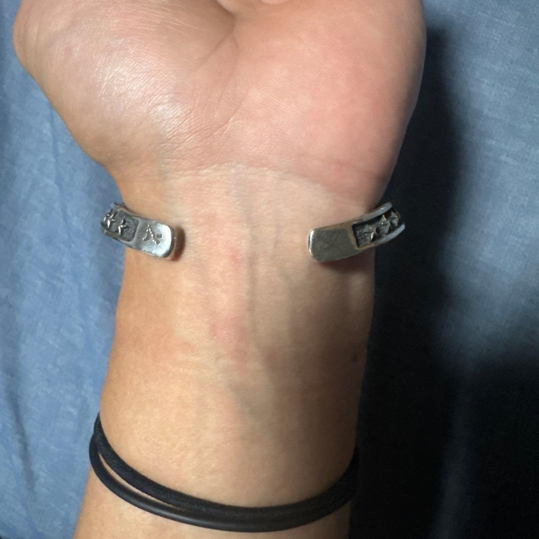 希少CODY SANDERSON ウェーブ星型バングル