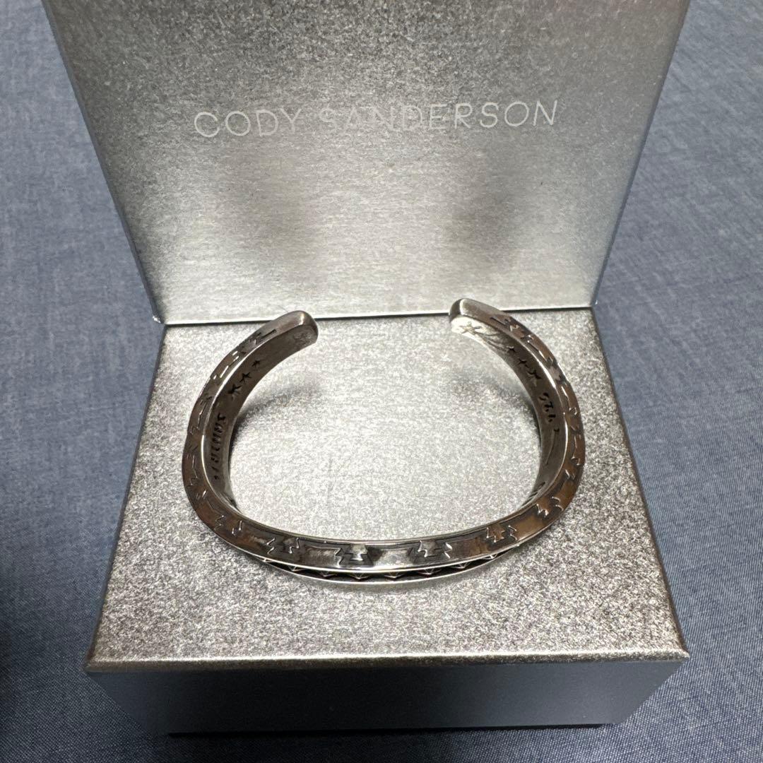 希少CODY SANDERSON ウェーブ星型バングル