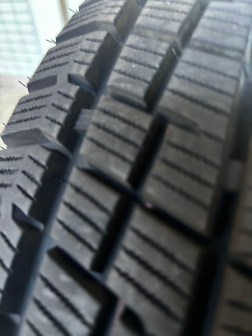 GRIPMAX 17インチスタッドレスタイヤ