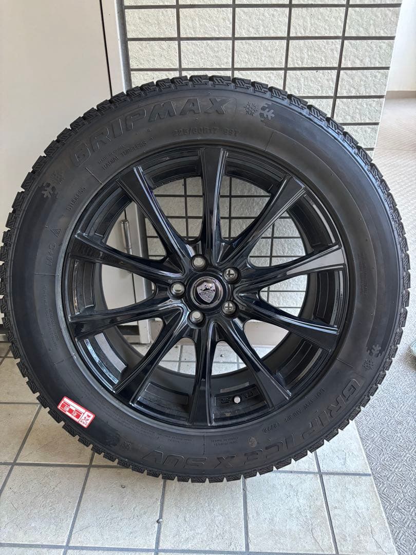GRIPMAX 17インチスタッドレスタイヤ