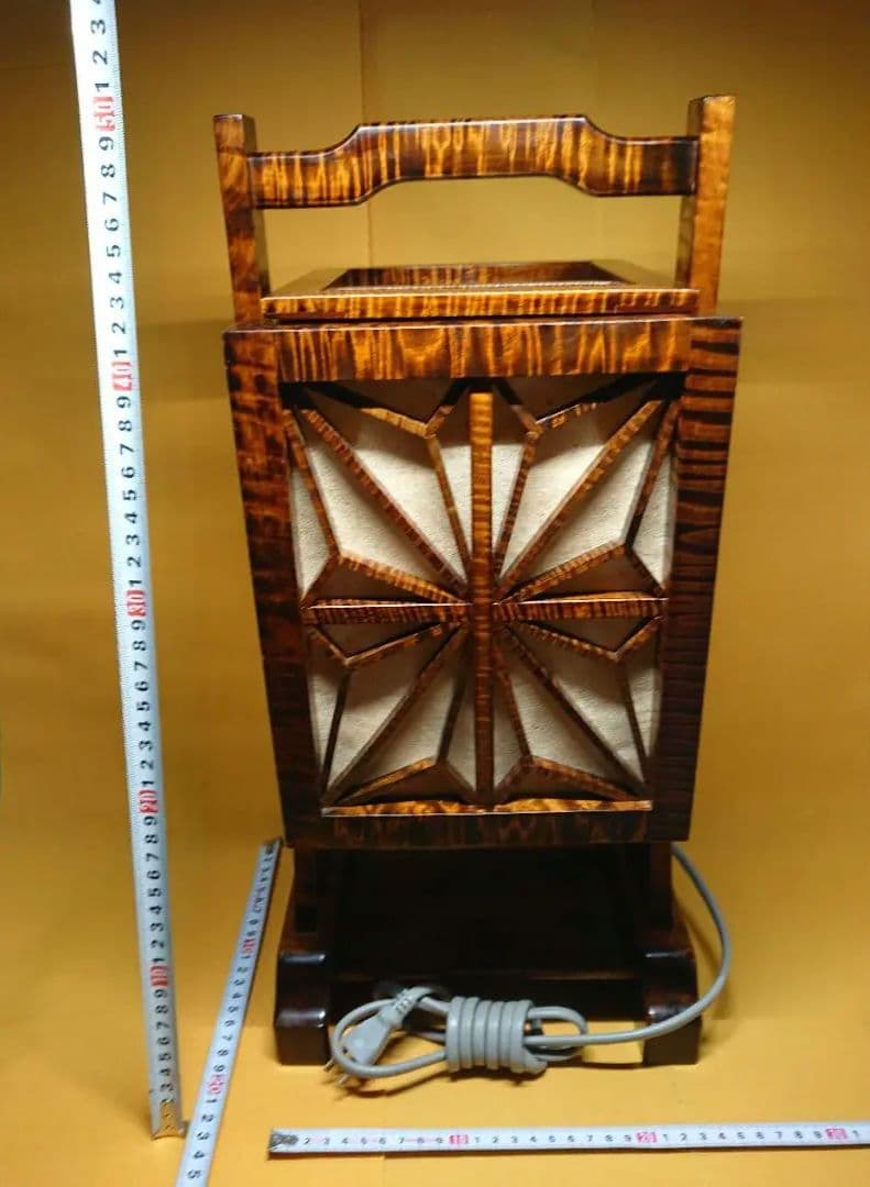 【美品】行灯　角行灯　和風　天然木　置物　インテリア　工芸品　美術品　A2862