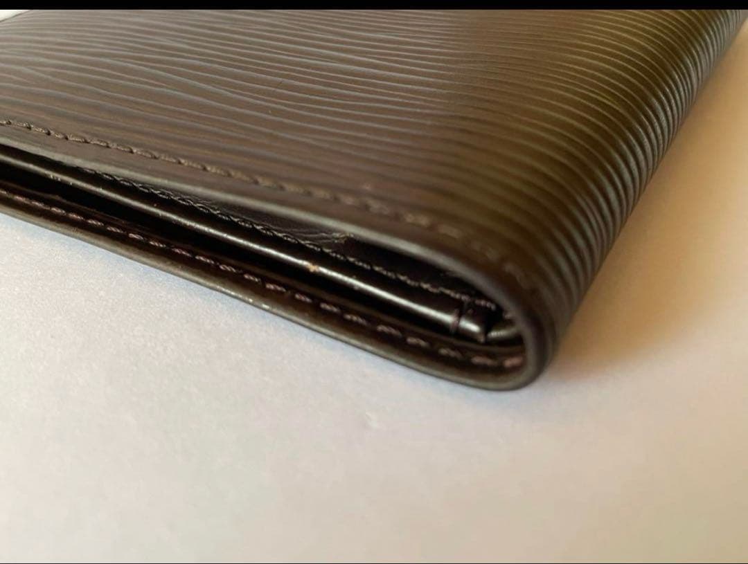 LVエピ　焦茶二つ折り財布　焦茶