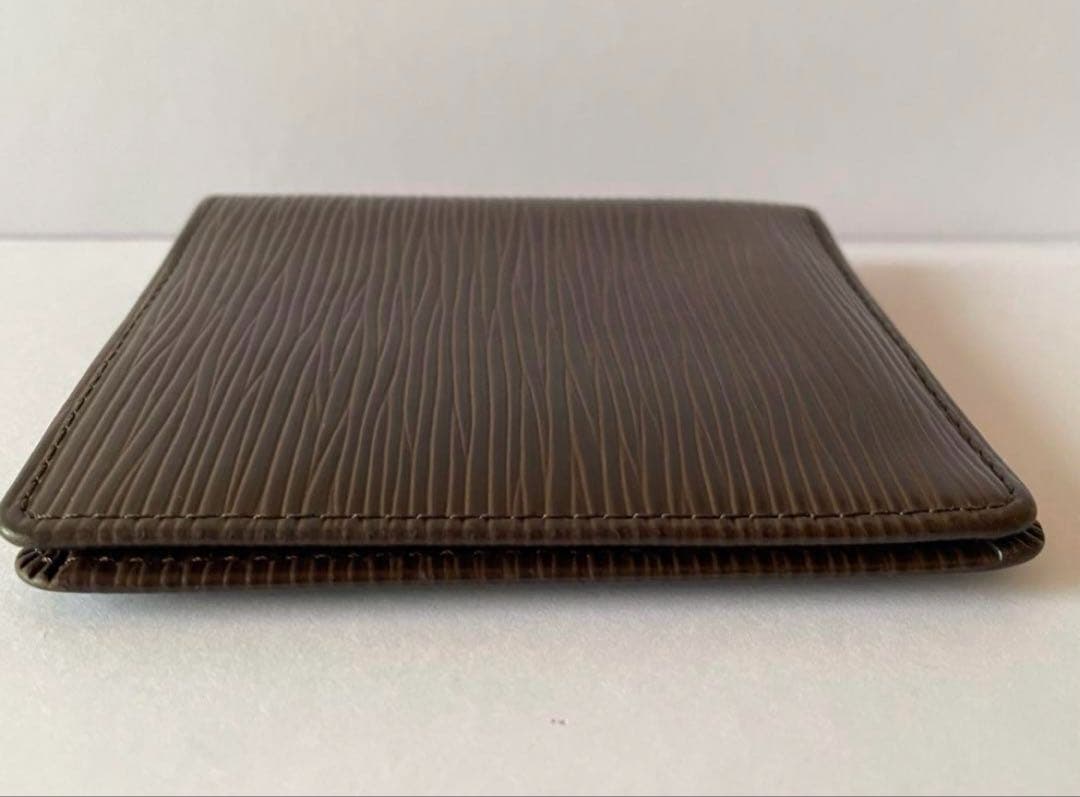 LVエピ　焦茶二つ折り財布　焦茶