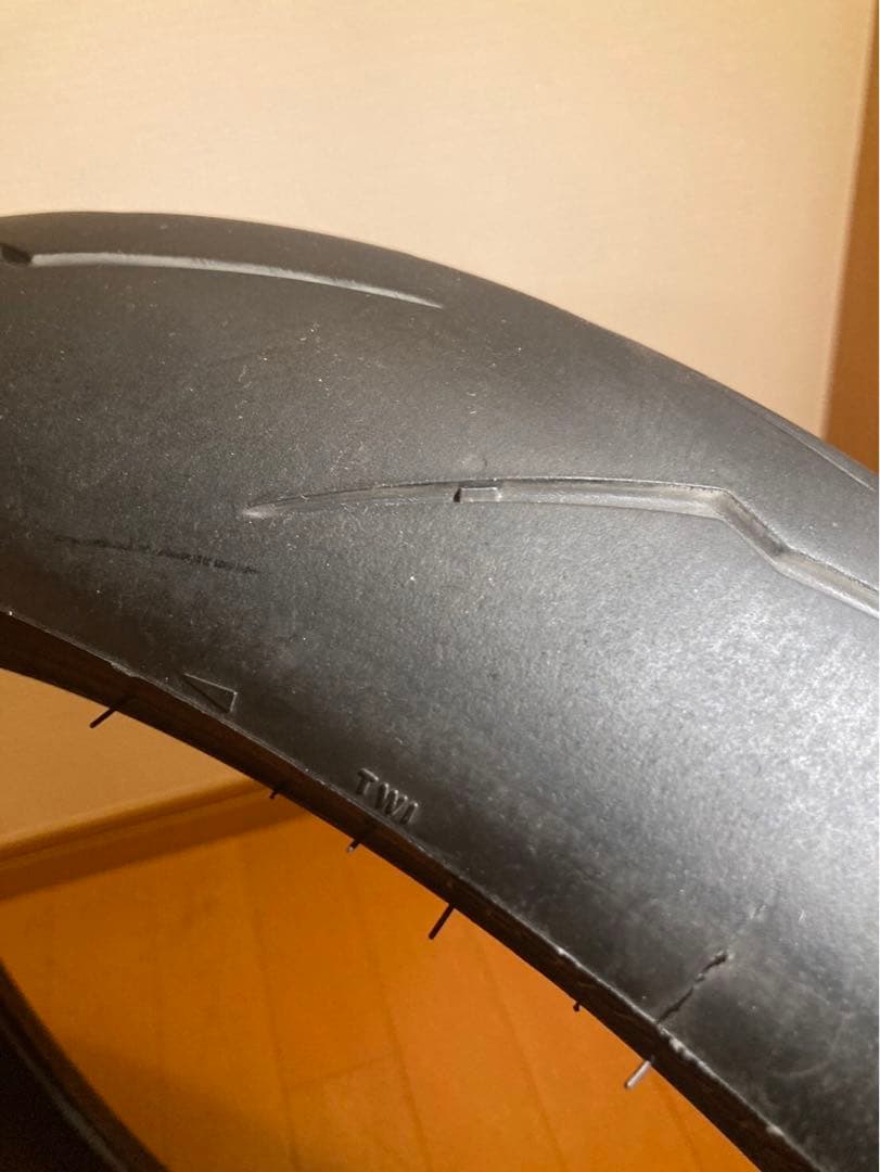 (ほぼ未使用) PIRELLI スパコル V3 110 V4 140