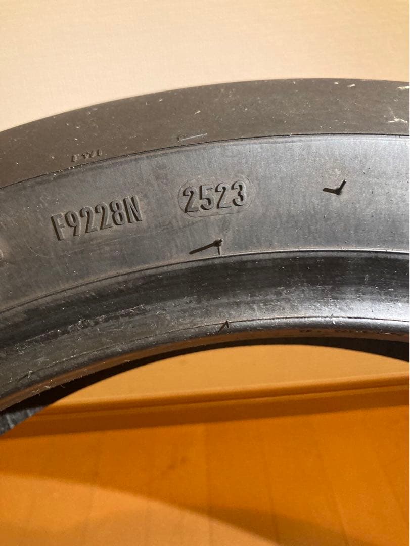 (ほぼ未使用) PIRELLI スパコル V3 110 V4 140