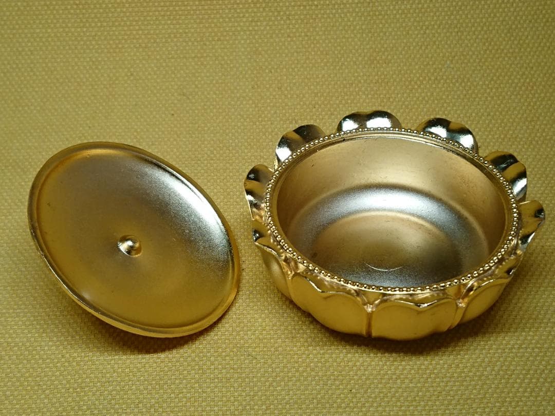 仏教美術　香炉　銅製　本金メッキ　置物　インテリア　工芸品　美術品　A1358