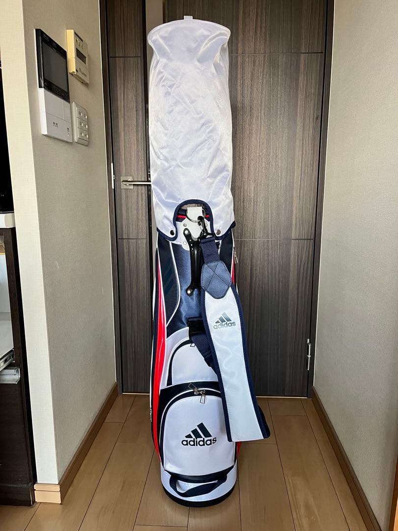 美品adidas アディダス　ゴルフ マストハブ　軽量キャディバッグ 9型　白紺