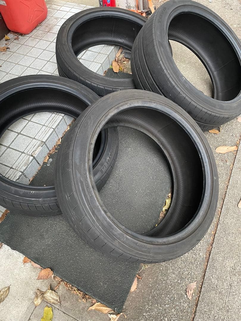 【即購入希望‼️】245/40r20 TOYO TRANPATH LuII21年製