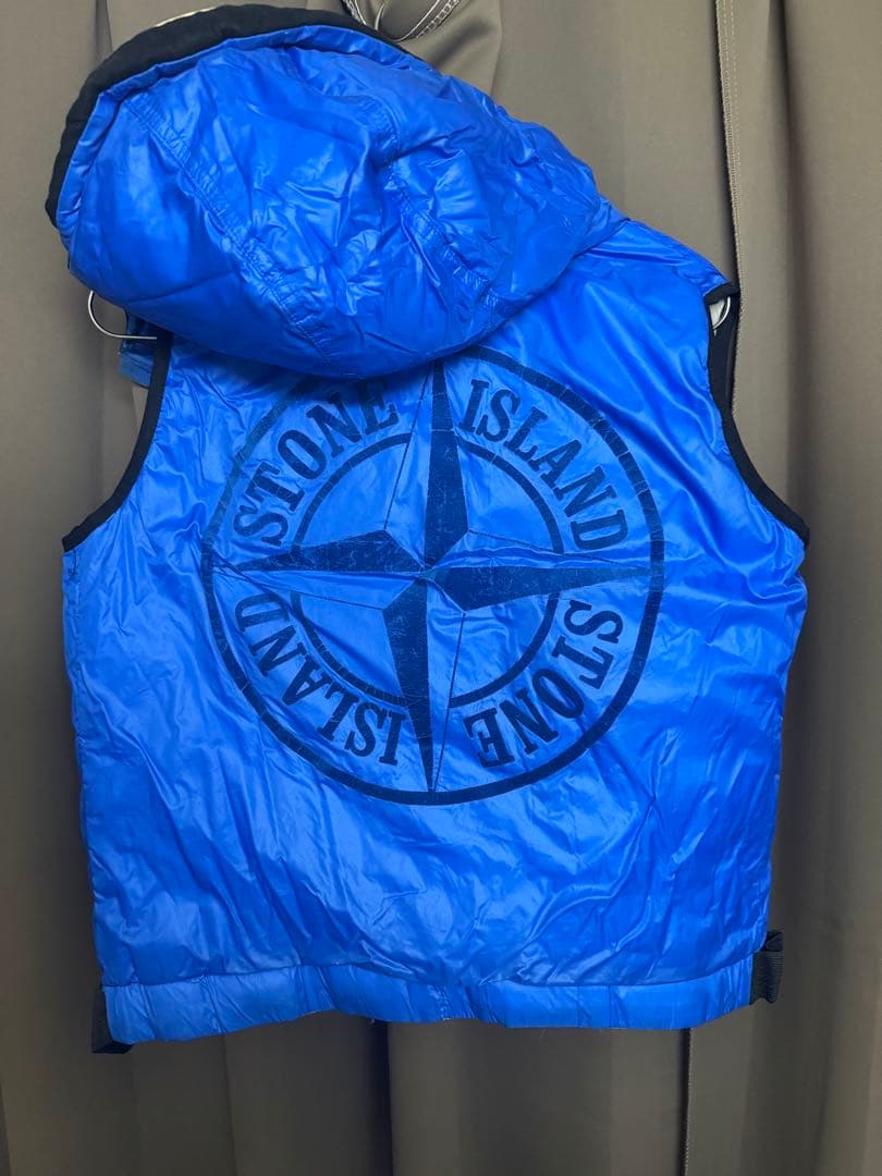 STONE  リバーシブル　フード付きダウンベスト