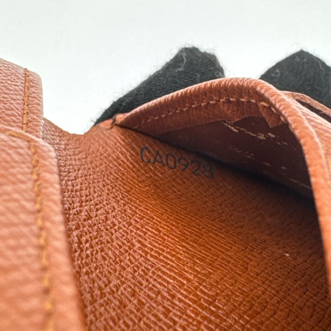 ルイヴィトン モノグラム ポルトフォイユ・マルコ 二つ折り財布 M61675