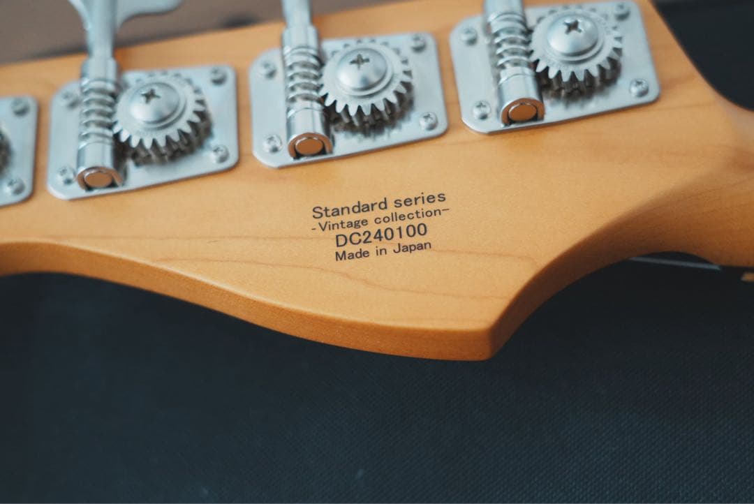 HISTORY ジャズベース ホワイト