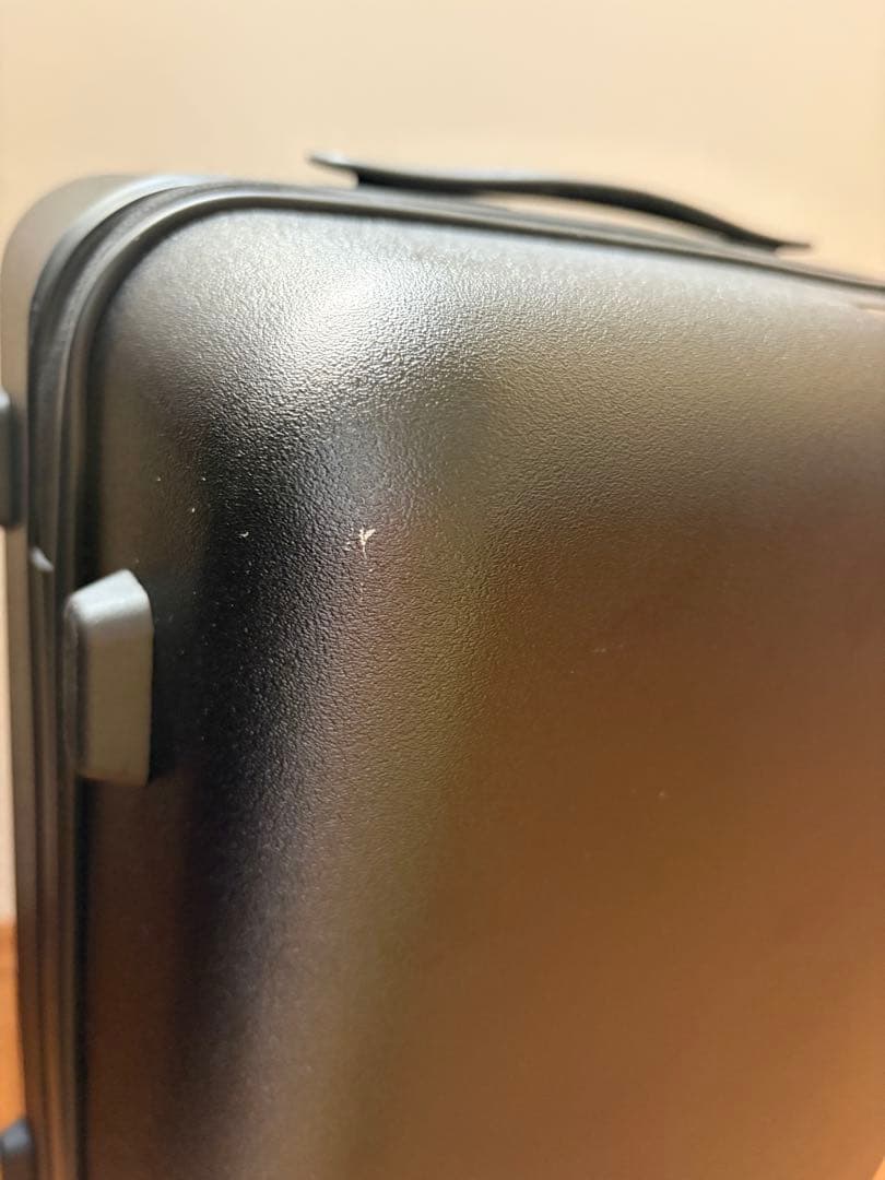 【aucentic】ブラックキャリーケース TSAロック付き