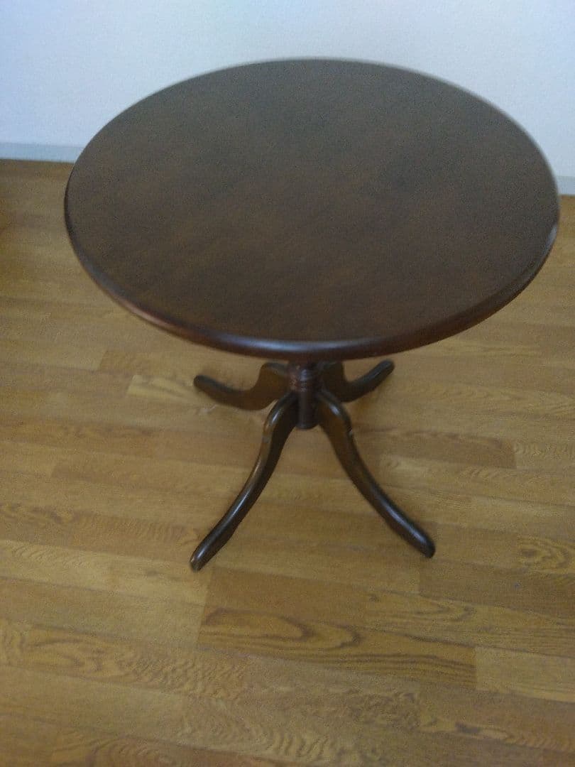 テーブルと椅子のセット