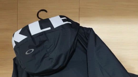 【新品未使用】オークリー　ロングコート Mサイズ ベンチコート 黒