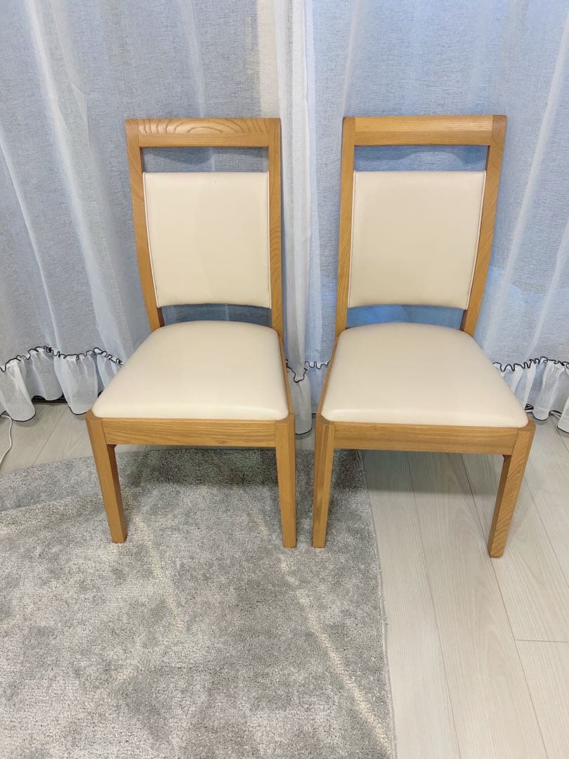 ニトリ　ダイニングチェア　一脚の価格です　大阪よりたのメル便で発送