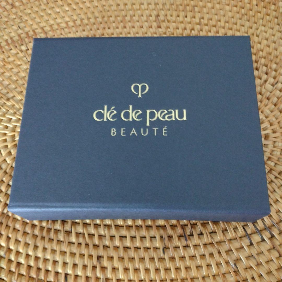 ☆ 新品·未使用☆クレ·ド·ポーボーテタンクレームエクラ nファンデーション