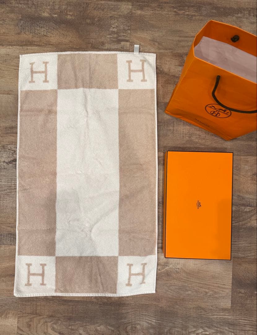 【cho】HERMES エルメス　アヴァロン　バスタオル　箱袋リボン付き