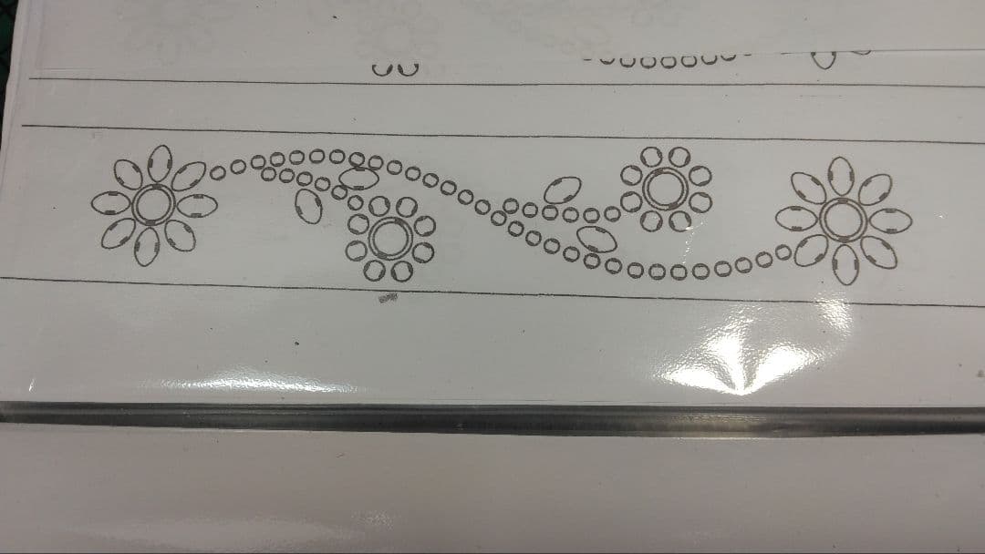 PG栃木レザーツタ&フラワースタッズベルト　ブラック　ニッケル&ブラス