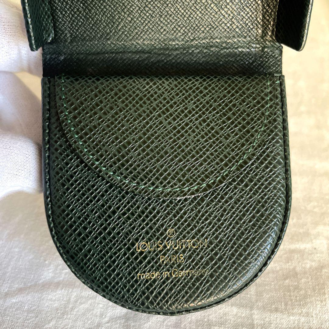 ルイヴィトン　タイガ　ポルトモネ・キュヴェット　パース　グリーン　緑