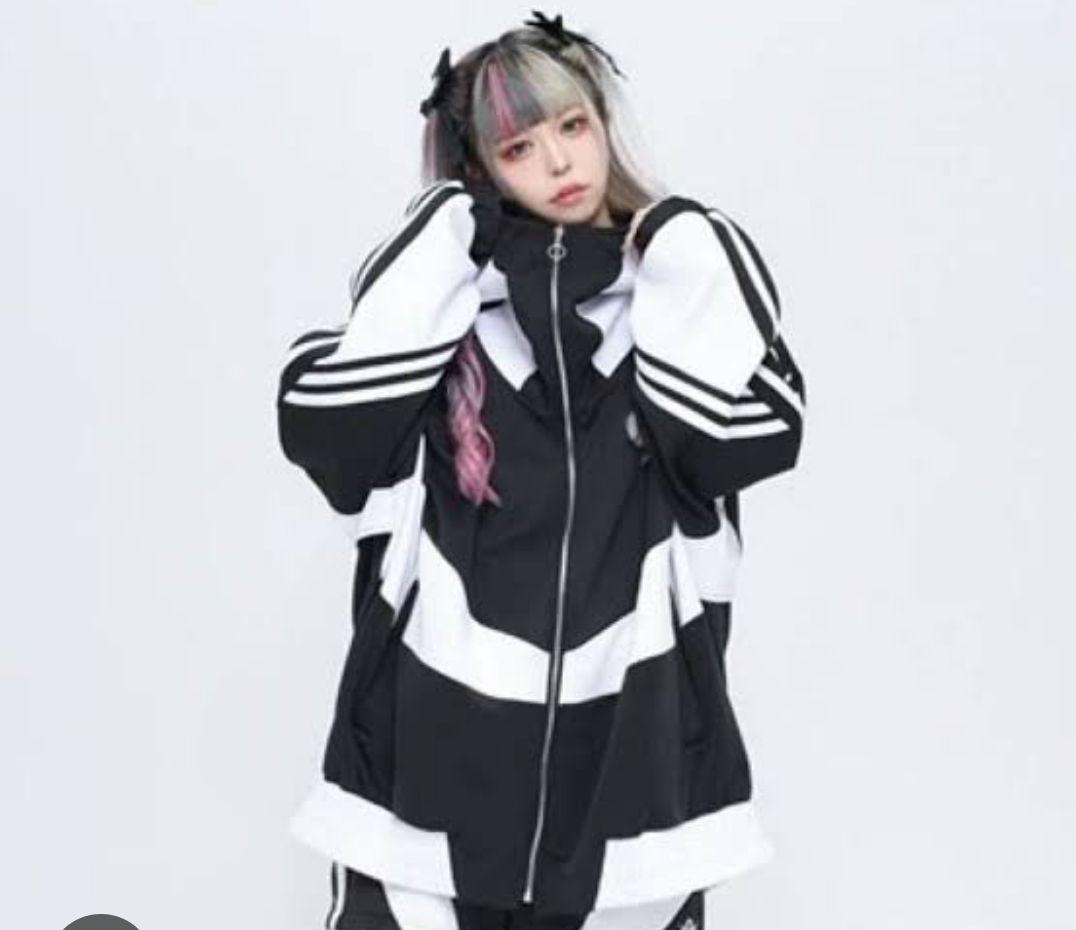 レフレム　BIGアーチ切替ハイネックジャージパーカー