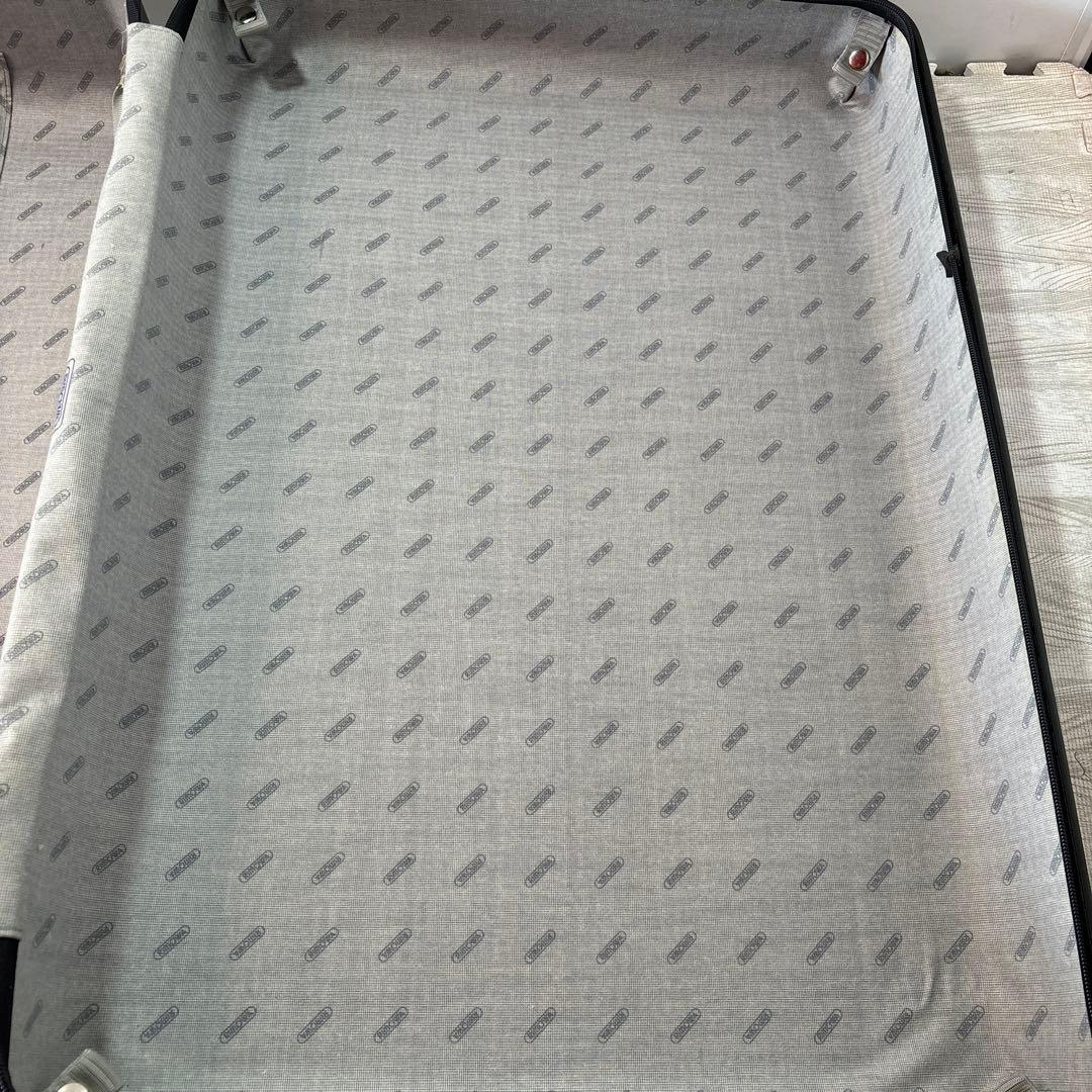 RIMOWA スーツケース【全体的に傷、汚れ等ありキャスター横に割れあり】