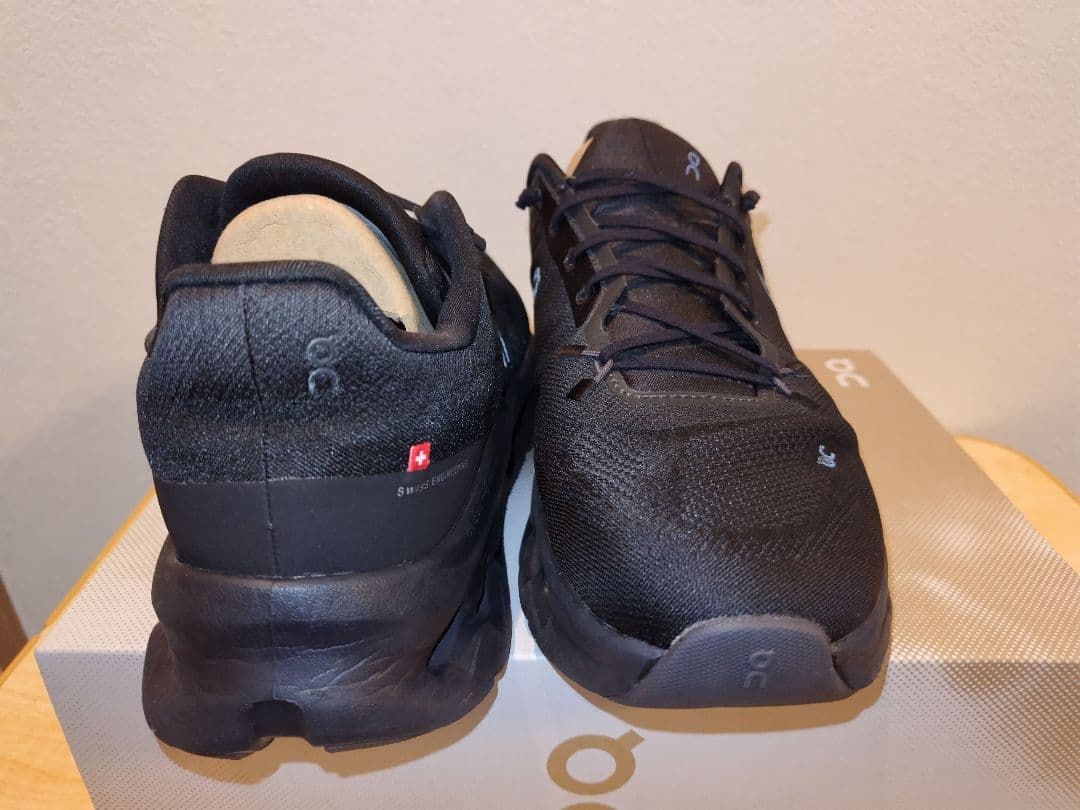 な*つ様 【美品】On CLOUDTILT オン クラウドティルト 27.5　ス