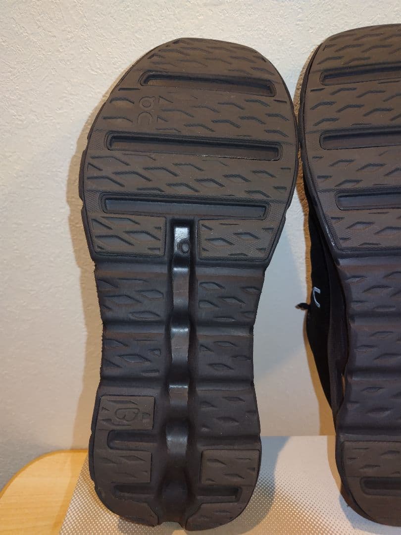 な*つ様 【美品】On CLOUDTILT オン クラウドティルト 27.5　ス