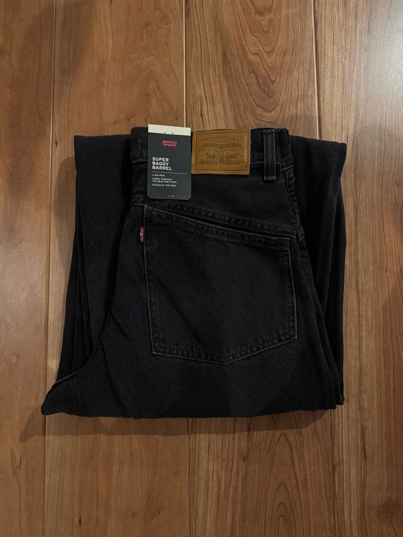 Levi's SUPER BAGGY バレルジーンズ ブラック　Ｗ２６