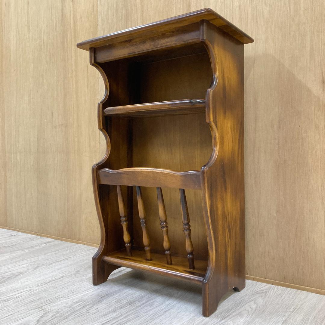 【カリモク】コロニアル　サイドテーブル　マガジンラック