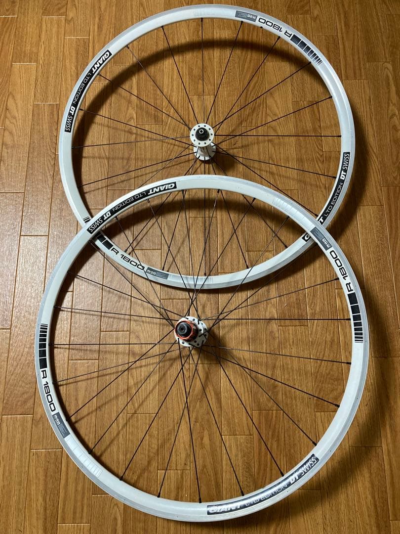 DTSWISS R1800 GIANTホイール(クリンチャー) 白 700c