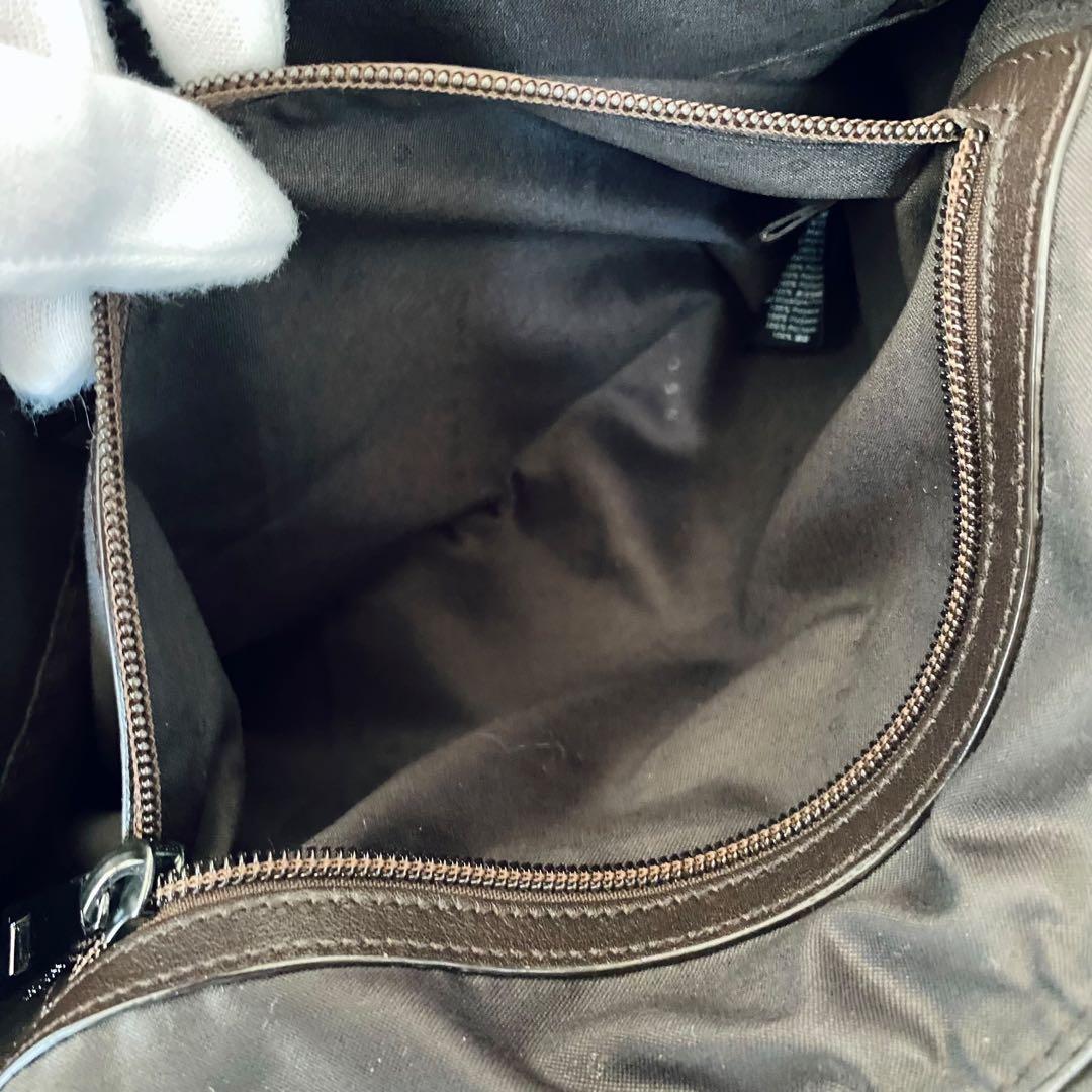 HUGO BOSS ヒューゴボス 美品 レザー メッセンジャーバッグ A4収納