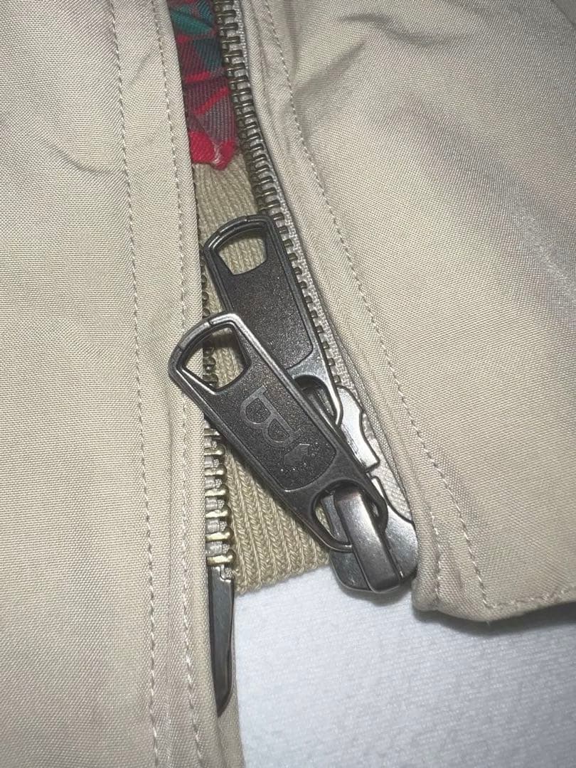 BARACUTA G9 ベージュ 38