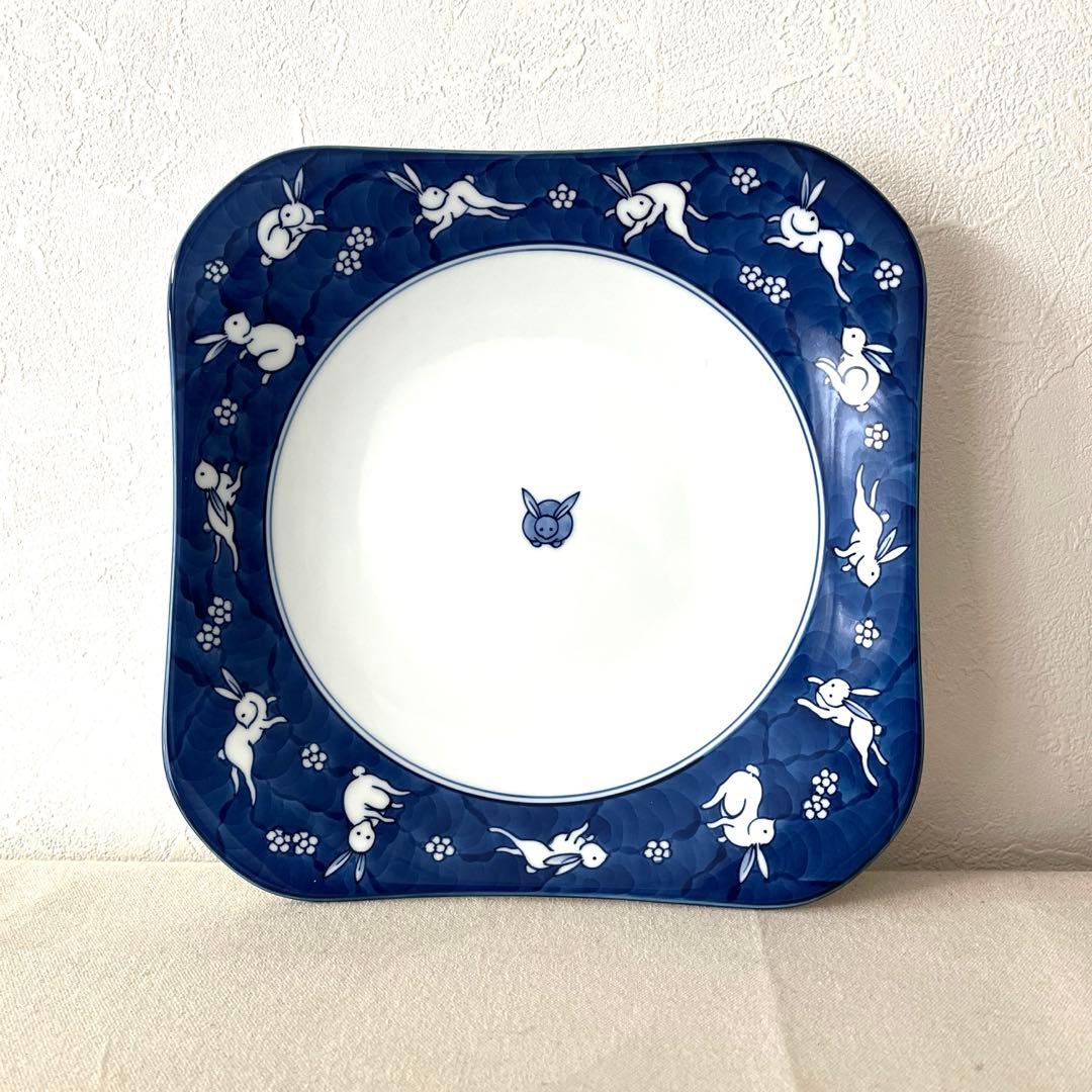 ☆K793○源右衛門窯　ウサギ紋スクエア大皿【未使用】元箱・栞・説明書有り